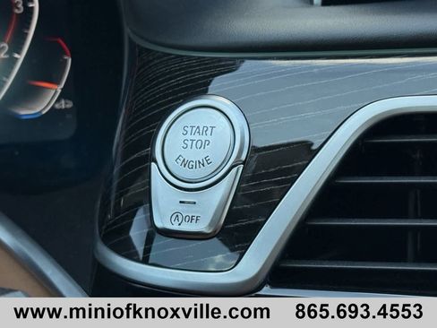 Used 2022 BMW 740i w/ Premium Package image 23