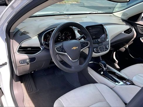 Used 2024 Chevrolet Malibu LT FWD image 16
