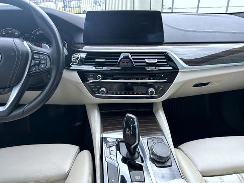 Used 2017 BMW 540i xDrive image 12