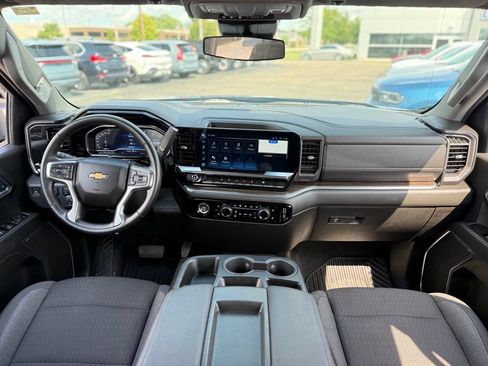 Used 2024 Chevrolet Silverado 1500 LT AWD/4WD image 2