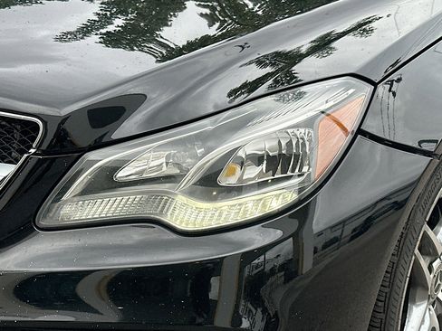 Used 2017 Mercedes-Benz E 400 E 400 image 34