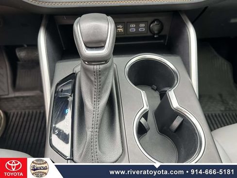 Used 2023 Toyota Highlander Bronze Edition AWD/4WD image 33