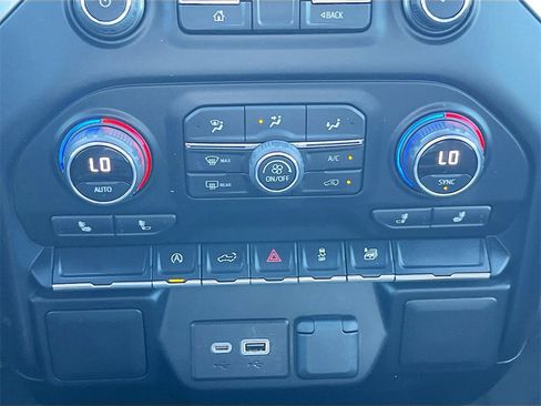 Used 2021 Chevrolet Silverado 1500 LT w/ Bed Protection Package image 15