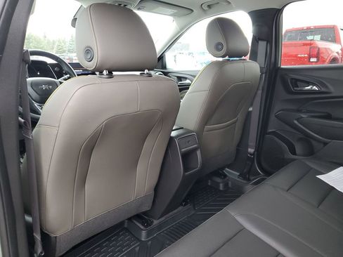 Used 2025 Chevrolet Trax ACTIV w/ Sunroof Package image 29