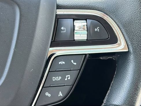 Used 2022 Lincoln Nautilus FWD w/ Premium Package image 20