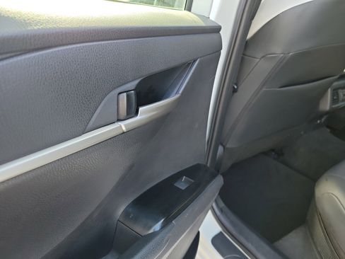 Used 2025 Toyota Camry SE image 13