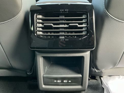 New 2026 Volkswagen ID.4 Pro image 17