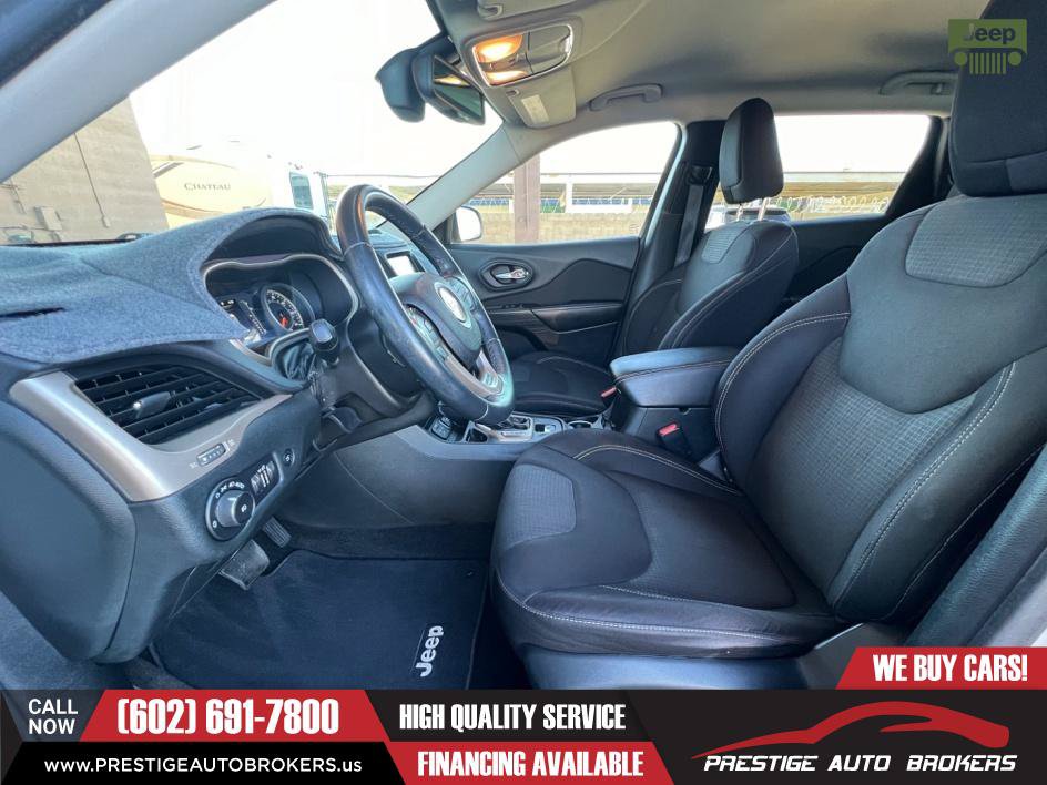 Used 2015 Jeep Cherokee Latitude w/ Comfort/Convenience Group FWD image 19