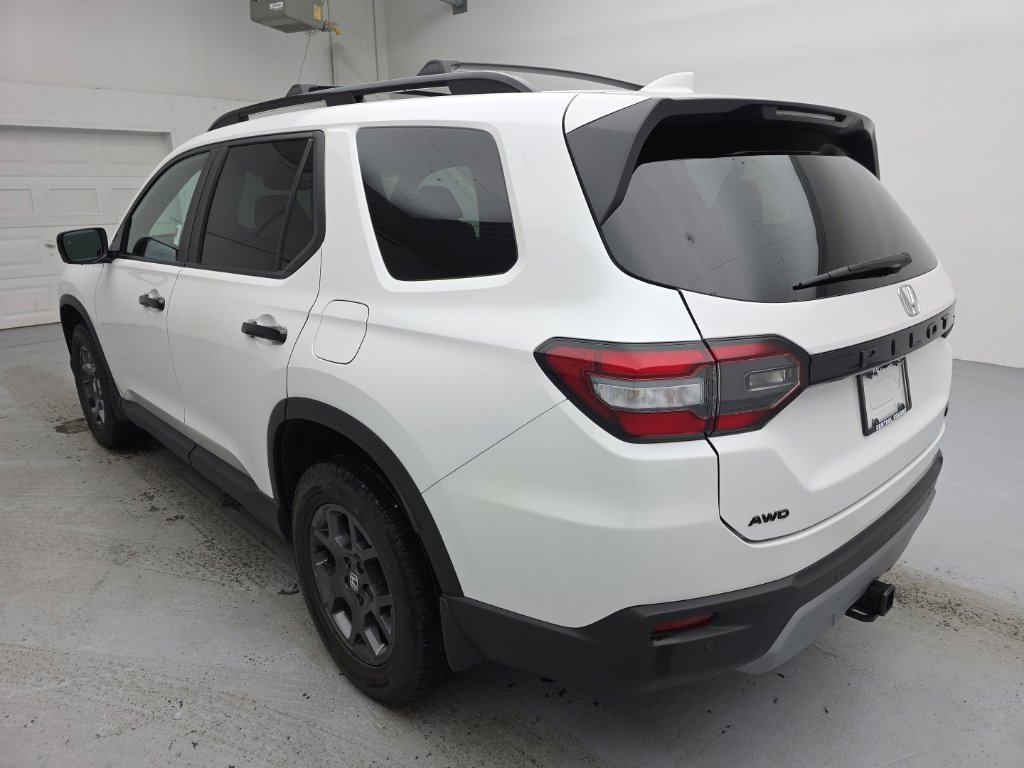 Used 2024 Honda Pilot TrailSport image 9