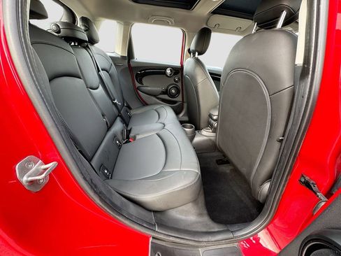 Used 2019 MINI Cooper 4-Door Hardtop w/ Signature Upholstery Package image 34