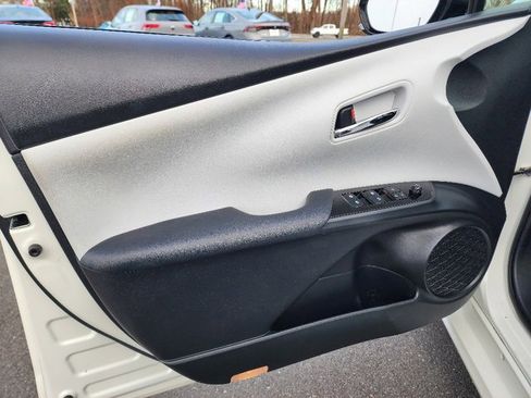 Used 2018 Toyota Prius Prime Advanced image 19