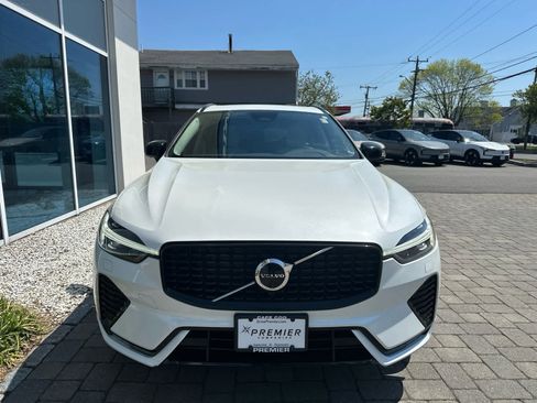 Used 2023 Volvo XC60 B5 Plus w/ Climate Package AWD/4WD image 3