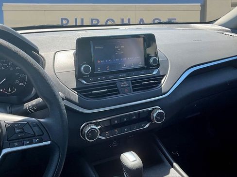 Used 2022 Nissan Altima 2.5 S FWD image 11