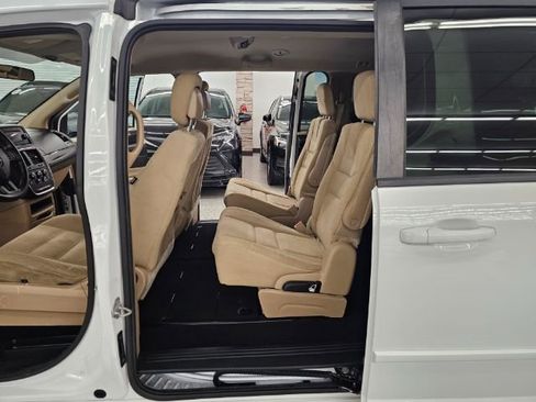 Used 2015 Dodge Grand Caravan SE w/ Quick Order Package 29E SE image 26