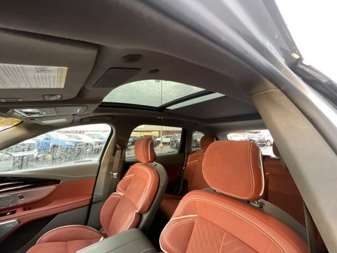 Used 2025 Lincoln Nautilus Black Label AWD/4WD image 19
