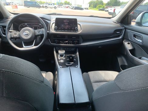 Used 2024 Nissan Rogue SV AWD/4WD image 17