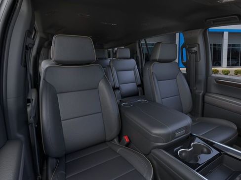 New 2025 Chevrolet Suburban Premier AWD/4WD image 16
