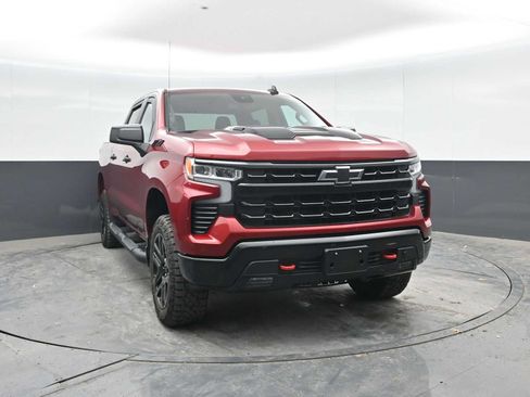 Used 2024 Chevrolet Silverado 1500 LT Trail Boss w/ LPO, Dark Essentials Package AWD/4WD image 6