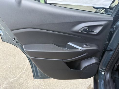 New 2026 Chevrolet Trax LT w/ Sunroof Package image 28