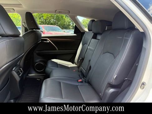 Used 2022 Lexus RX 350L Premium w/ Premium Package AWD/4WD image 17