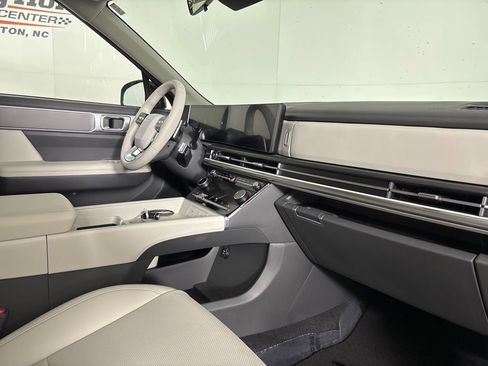 Used 2025 Hyundai Santa Fe SEL image 30