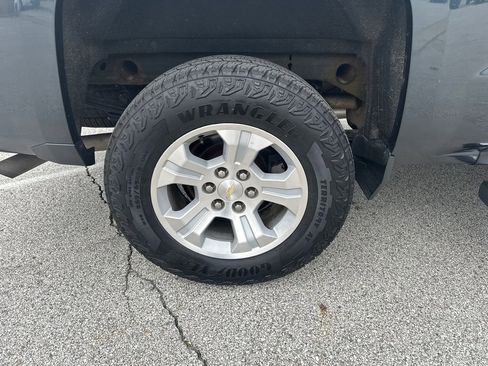 Used 2018 Chevrolet Silverado 1500 LT w/ All Star Edition image 35