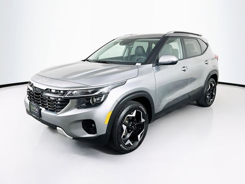 Used 2025 Kia Seltos S image 3