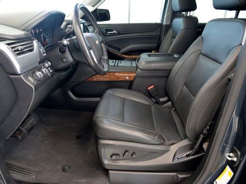Used 2020 Chevrolet Suburban Premier AWD/4WD image 16