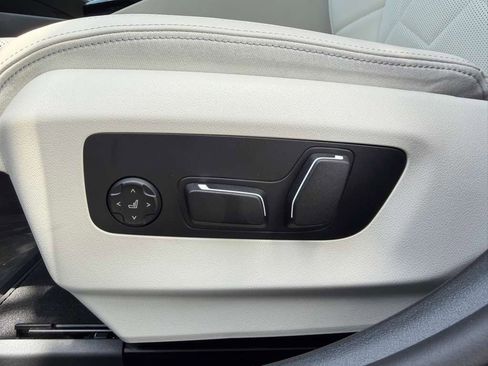 Certified 2026 BMW 550e xDrive w/ Executive Package AWD/4WD image 11