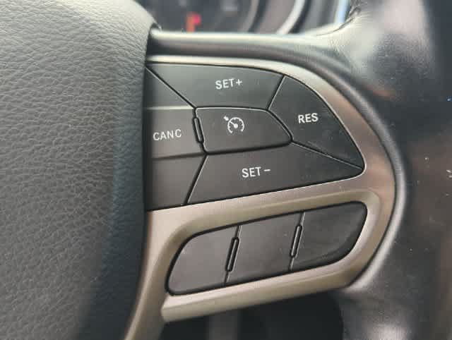 Certified 2020 Jeep Cherokee Latitude Plus w/ Cold Weather Group AWD/4WD image 24