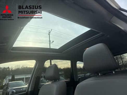 Used 2017 Subaru Forester 2.5i Limited AWD/4WD image 34