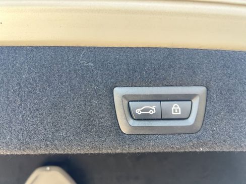 Used 2017 BMW 740i RWD image 8