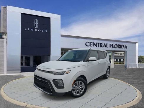Used 2022 Kia Soul LX image 25