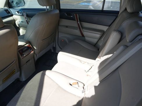 Used 2013 Toyota Highlander Limited AWD/4WD image 14