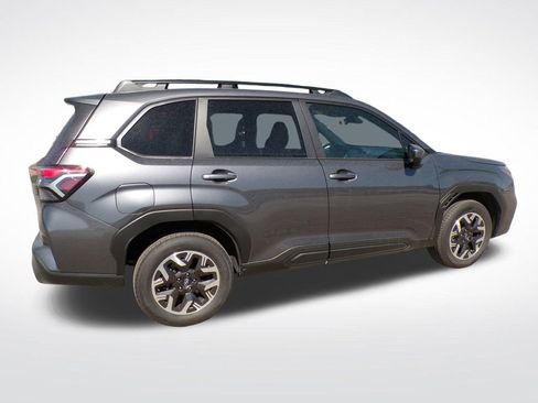 Used 2026 Subaru Forester Premium AWD/4WD image 8