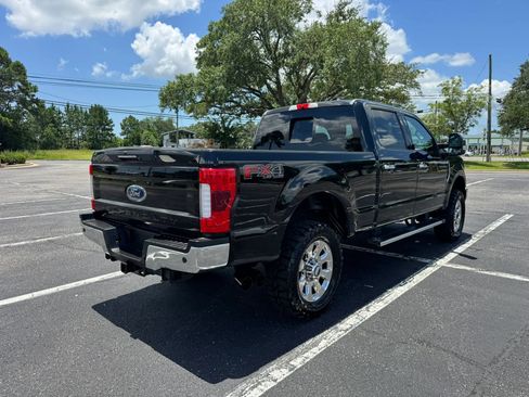 Used 2018 Ford F250 Lariat w/ Lariat Ultimate Package AWD/4WD image 6