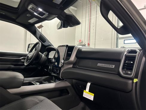 New 2026 RAM 1500 4x4 Crew Cab image 37