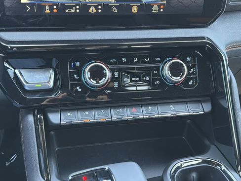 New 2026 GMC Sierra 1500 AT4 w/ Technology Package AWD/4WD image 6