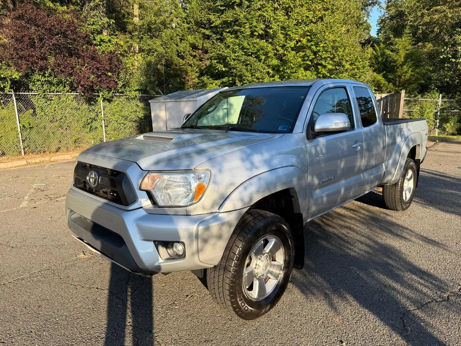 Used 2012 Toyota Tacoma 4x4 Access Cab V6 w/ TRD Sport Pkg image 1