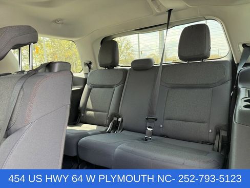 Used 2025 Ford Expedition Active AWD/4WD image 16