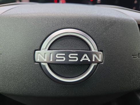 Used 2025 Nissan Murano SV AWD/4WD image 19