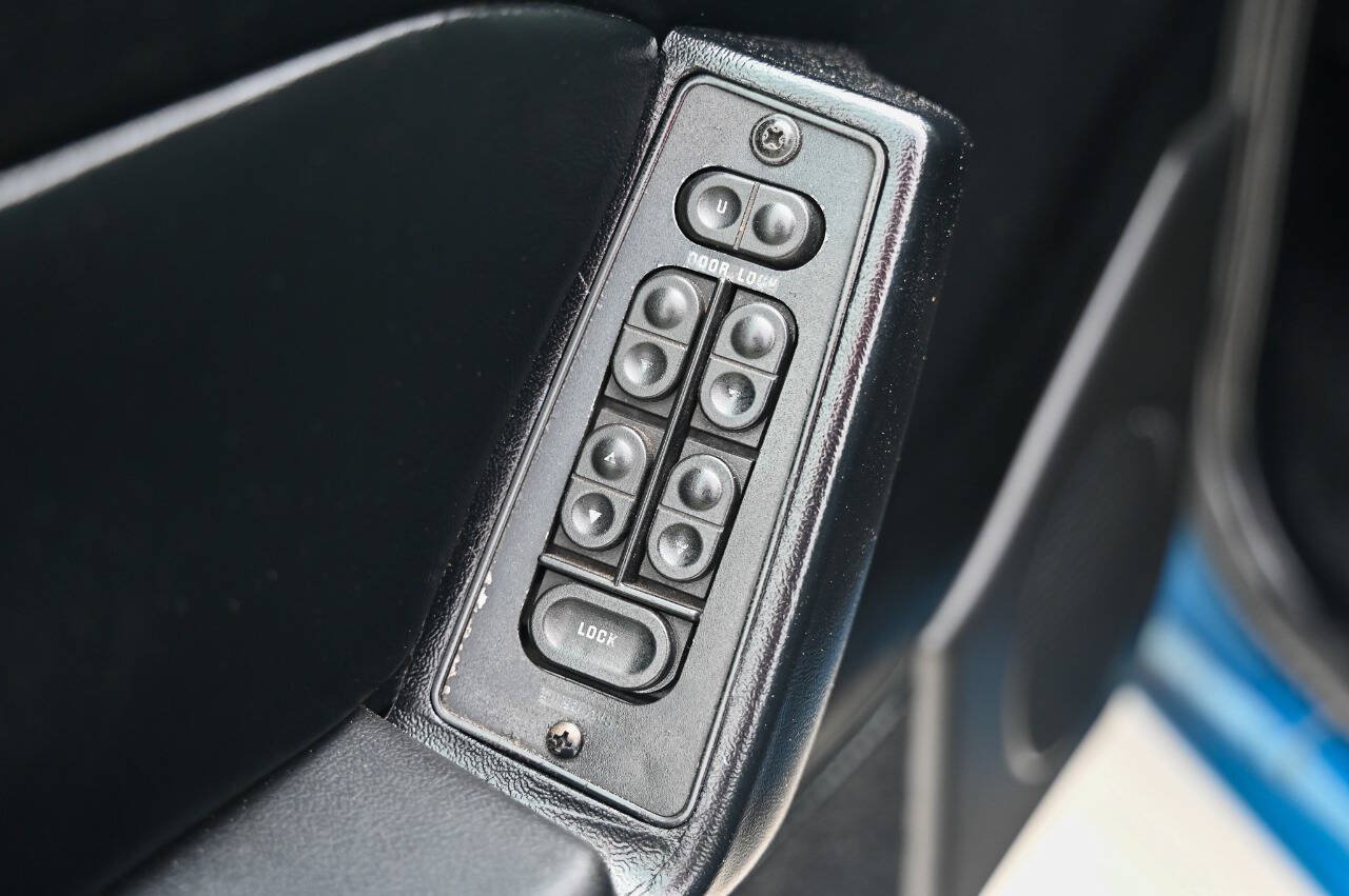 Used 1989 Ford Mustang LX RWD image 62