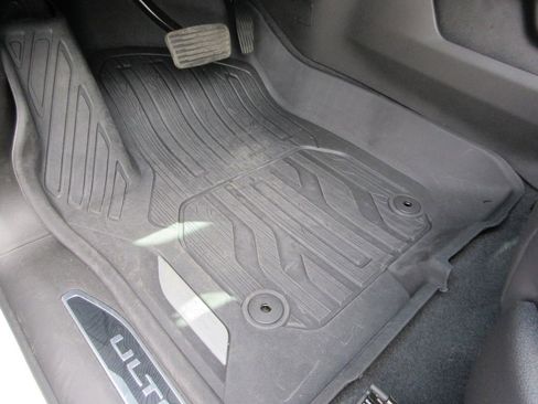 Certified 2025 GMC Sierra 2500 Denali Ultimate AWD/4WD image 32