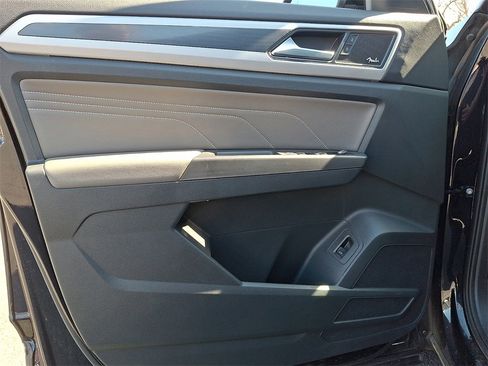 Used 2022 Volkswagen Atlas SEL Premium image 14