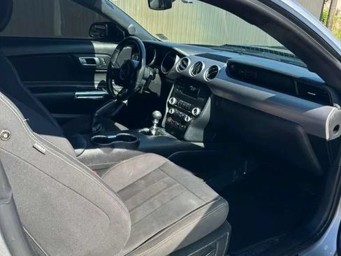 Used 2020 Ford Mustang GT w/ Black Accent Package RWD image 9
