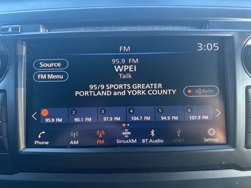 Used 2019 Nissan Titan SV w/ SV Convenience Package image 21