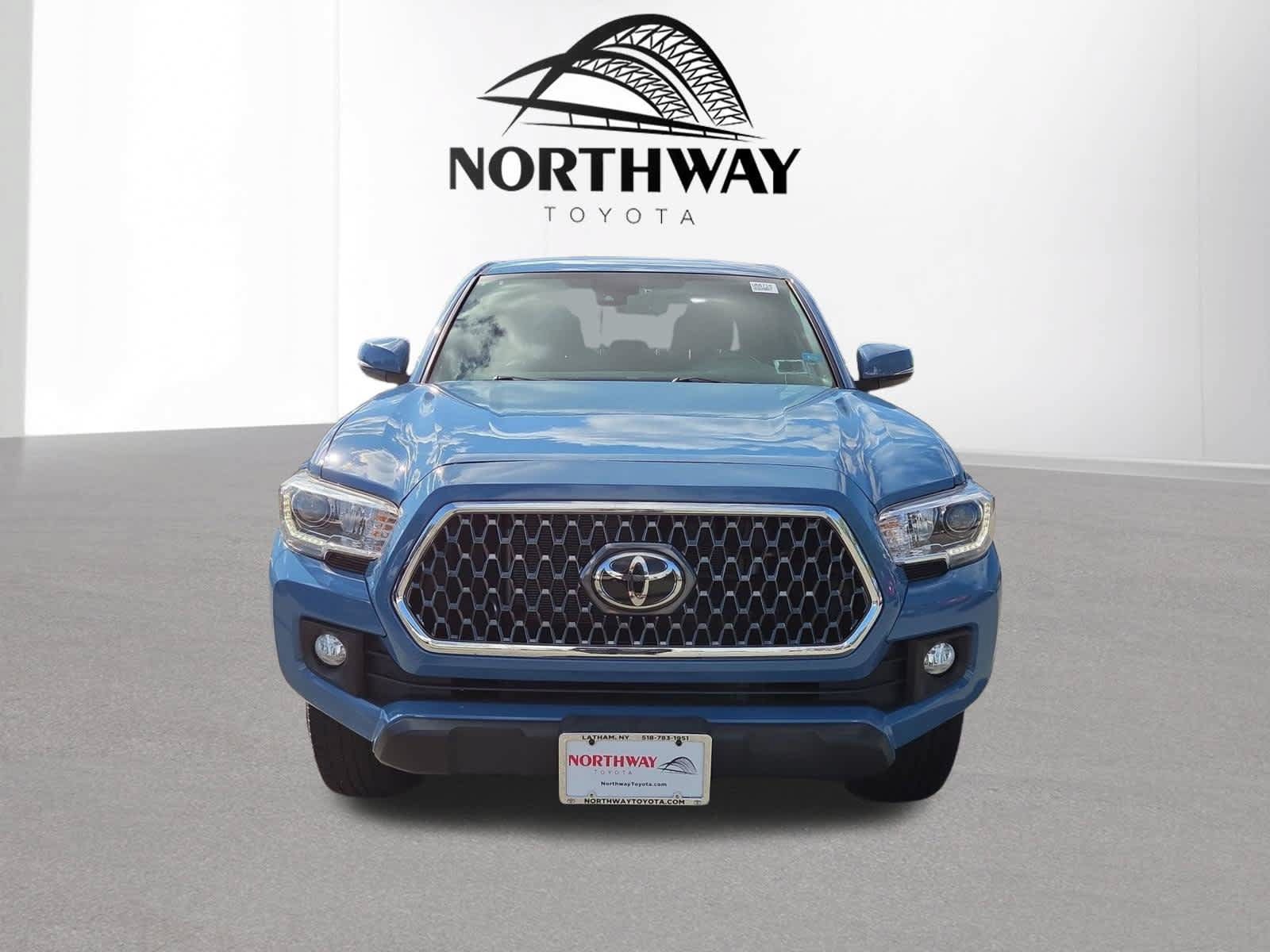 Used 2019 Toyota Tacoma TRD Off-Road AWD/4WD image 8