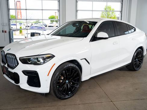 Used 2022 BMW X6 xDrive40i w/ M Sport Package AWD/4WD image 26