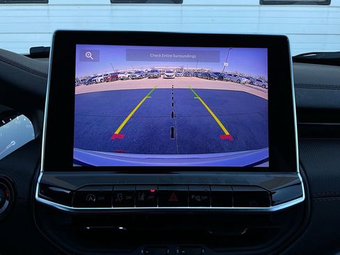 Used 2025 Jeep Compass Trailhawk image 33