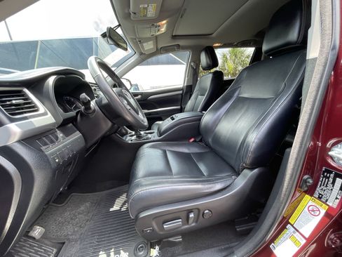 Used 2016 Toyota Highlander XLE FWD image 22